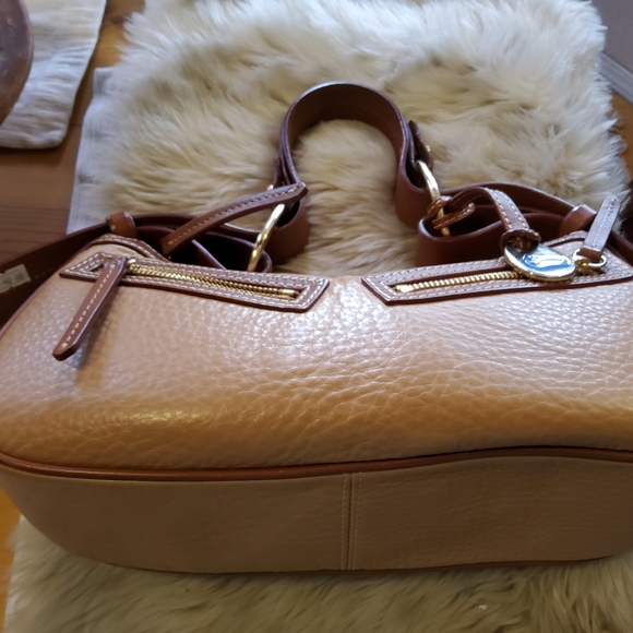 Dooney & Bourke Vintage Moon Bag Beyond EUC - Picture 8 of 16